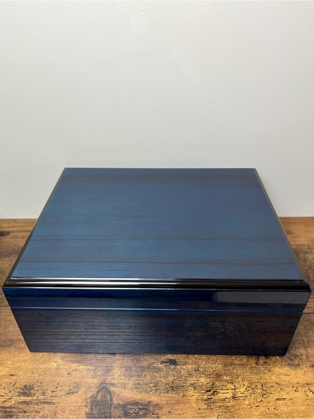 Elegant Blue Desktop Cigar Humidor